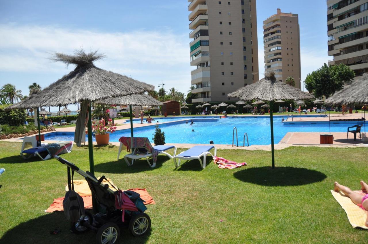 Magnifique Appartement Avec Une Incroyable Vue Sur Mer Torremolinos Bagian luar foto