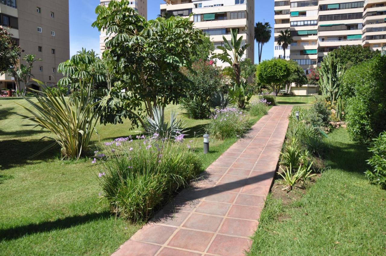 Magnifique Appartement Avec Une Incroyable Vue Sur Mer Torremolinos Bagian luar foto